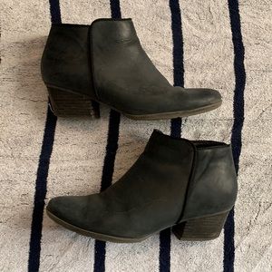 Blondo black ankle boots waterproof size 9